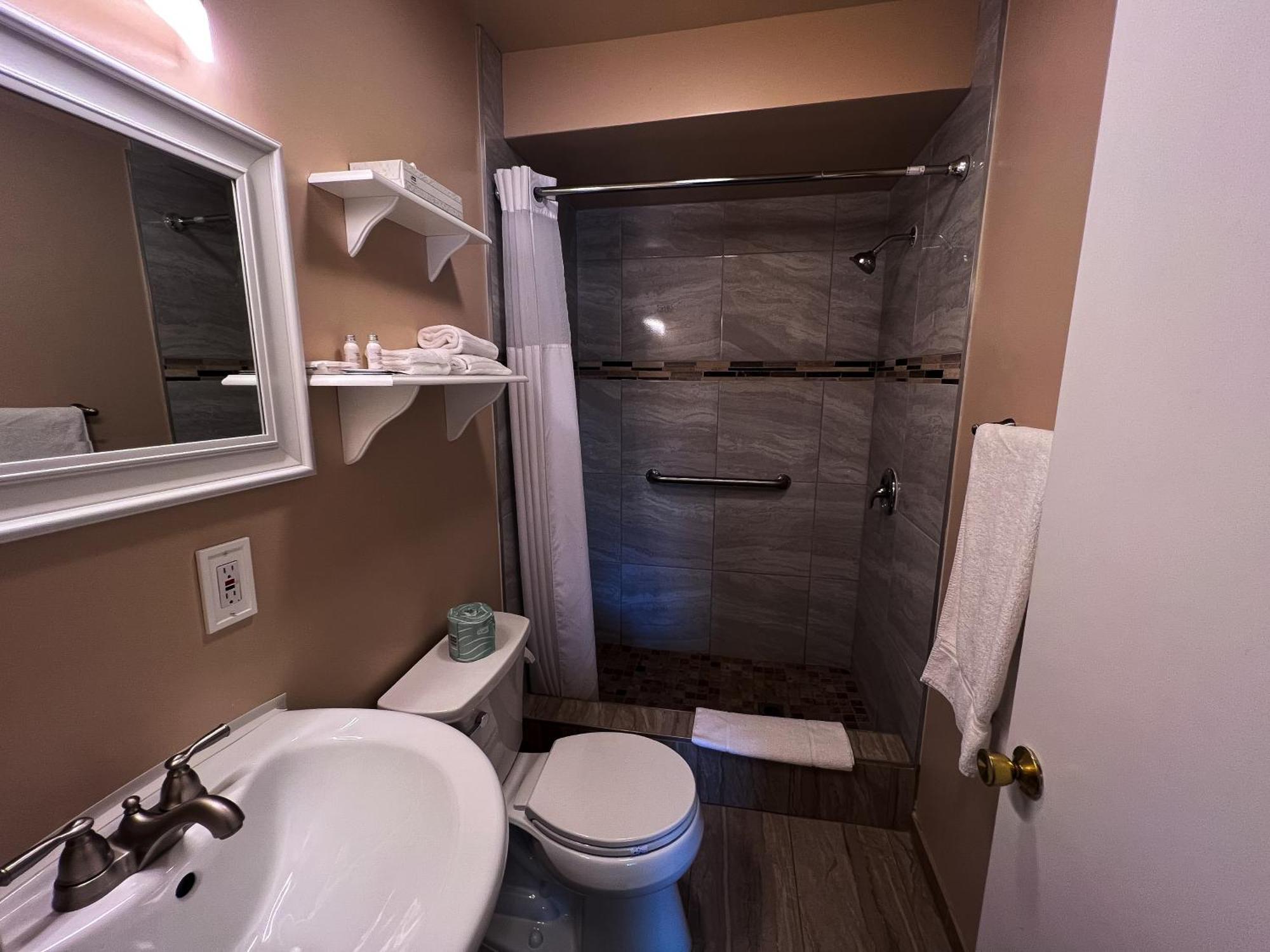 Riviera Motel Mackinaw City Ngoại thất bức ảnh