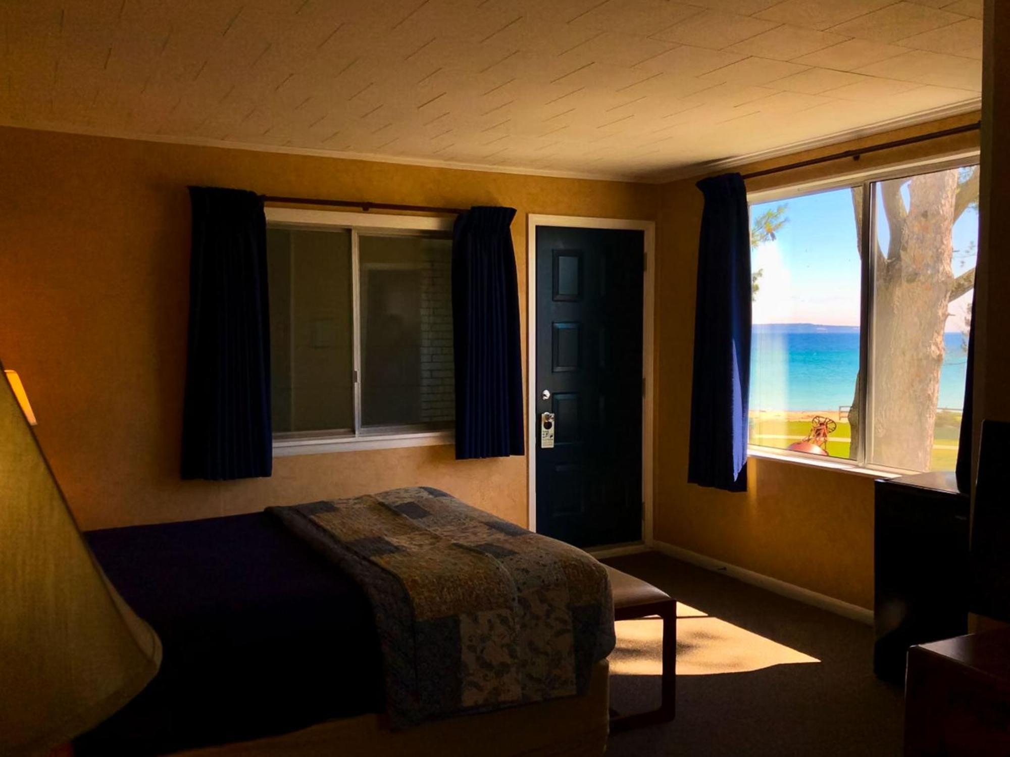 Riviera Motel Mackinaw City Ngoại thất bức ảnh