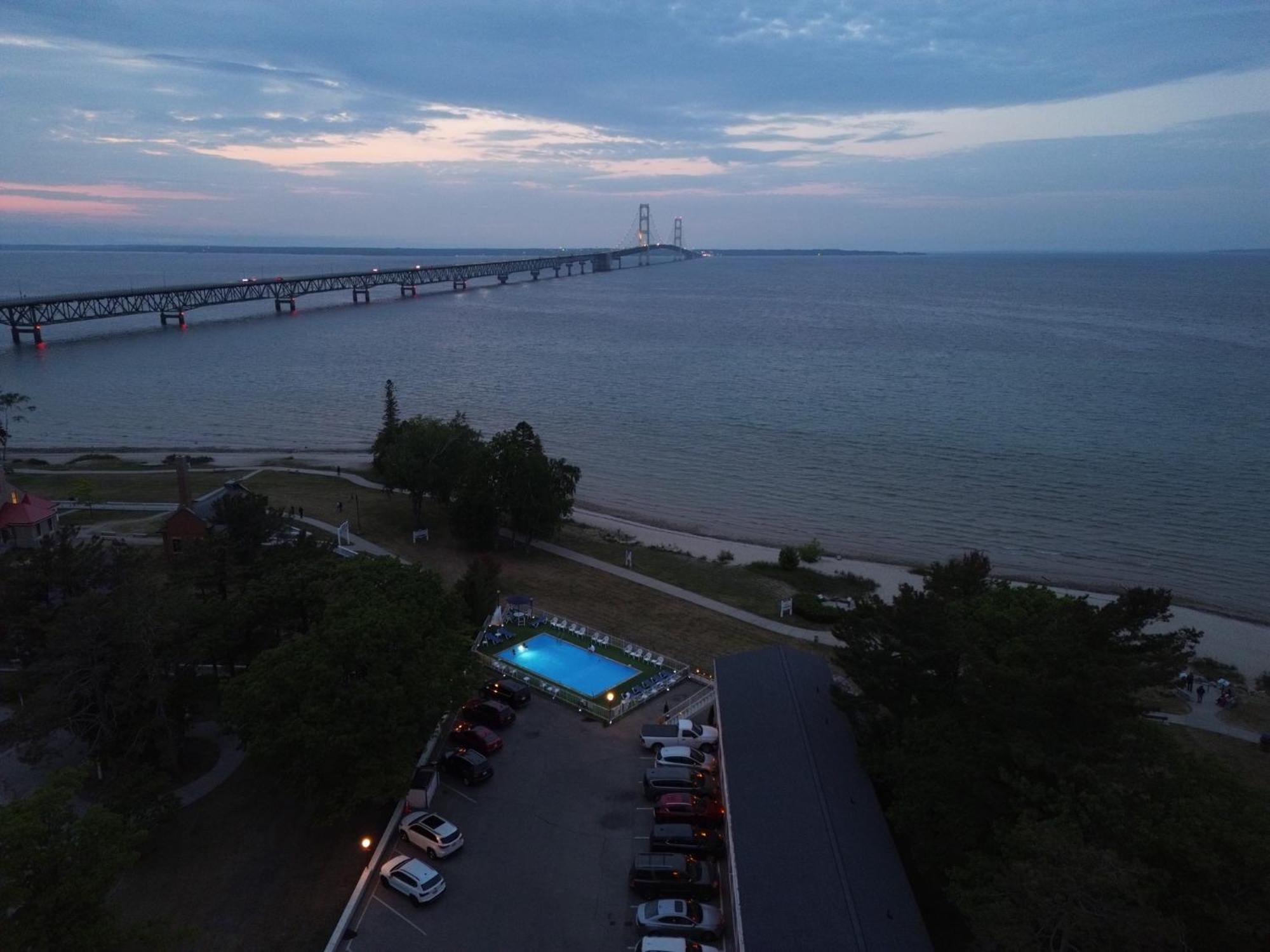 Riviera Motel Mackinaw City Ngoại thất bức ảnh