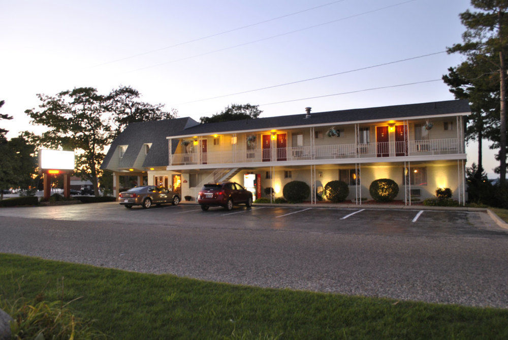 Riviera Motel Mackinaw City Ngoại thất bức ảnh