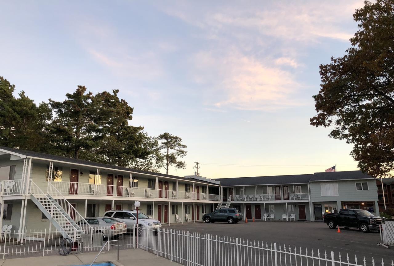 Riviera Motel Mackinaw City Ngoại thất bức ảnh